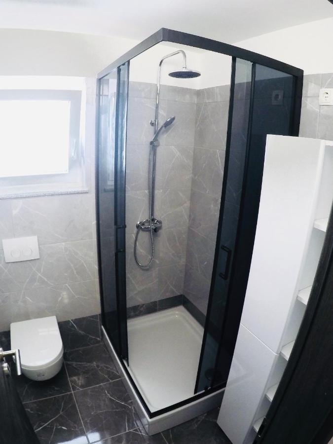 Apartments Lopac Ядраново Экстерьер фото