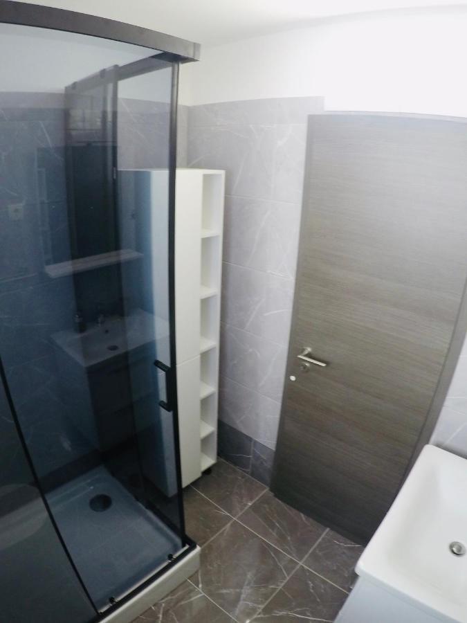 Apartments Lopac Ядраново Экстерьер фото