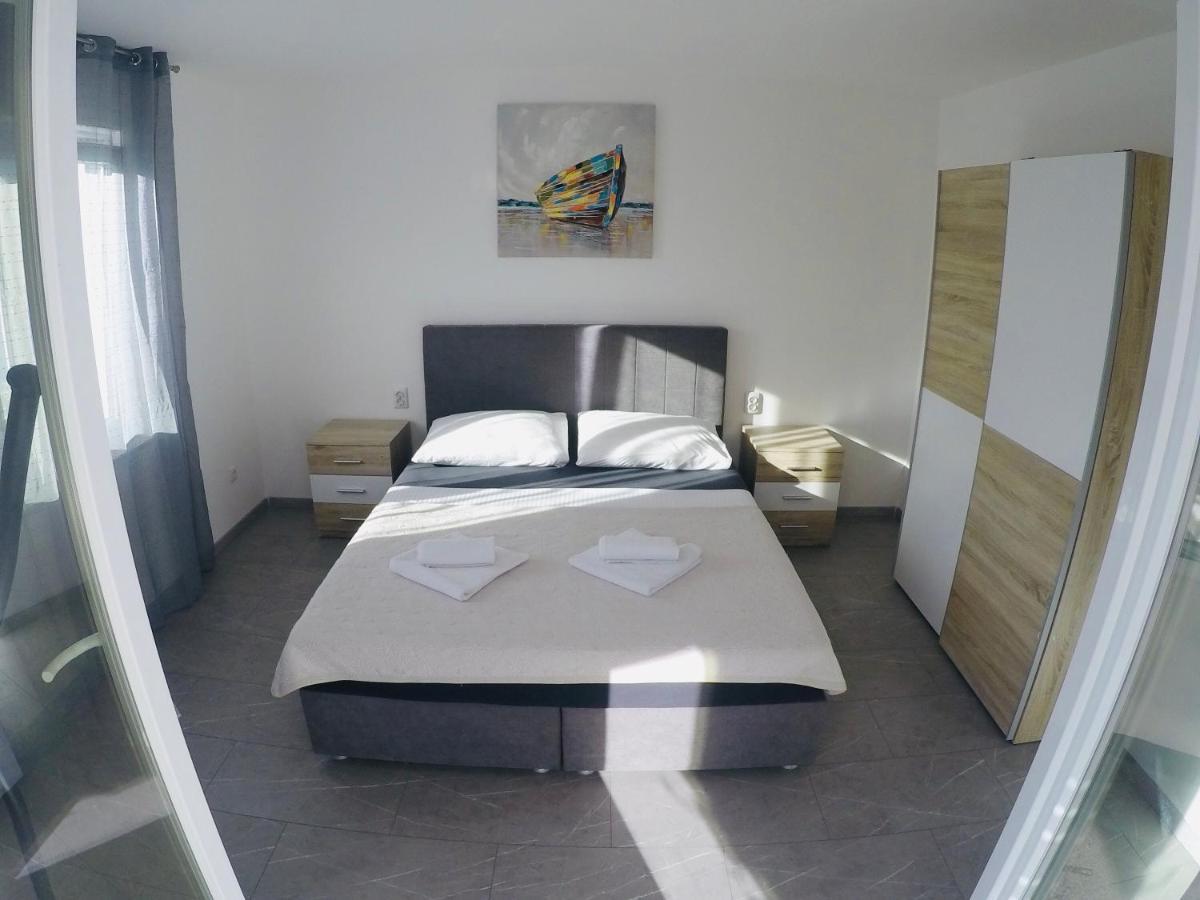 Apartments Lopac Ядраново Экстерьер фото