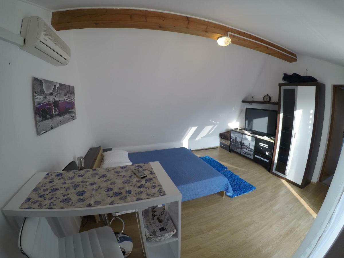 Apartments Lopac Ядраново Экстерьер фото