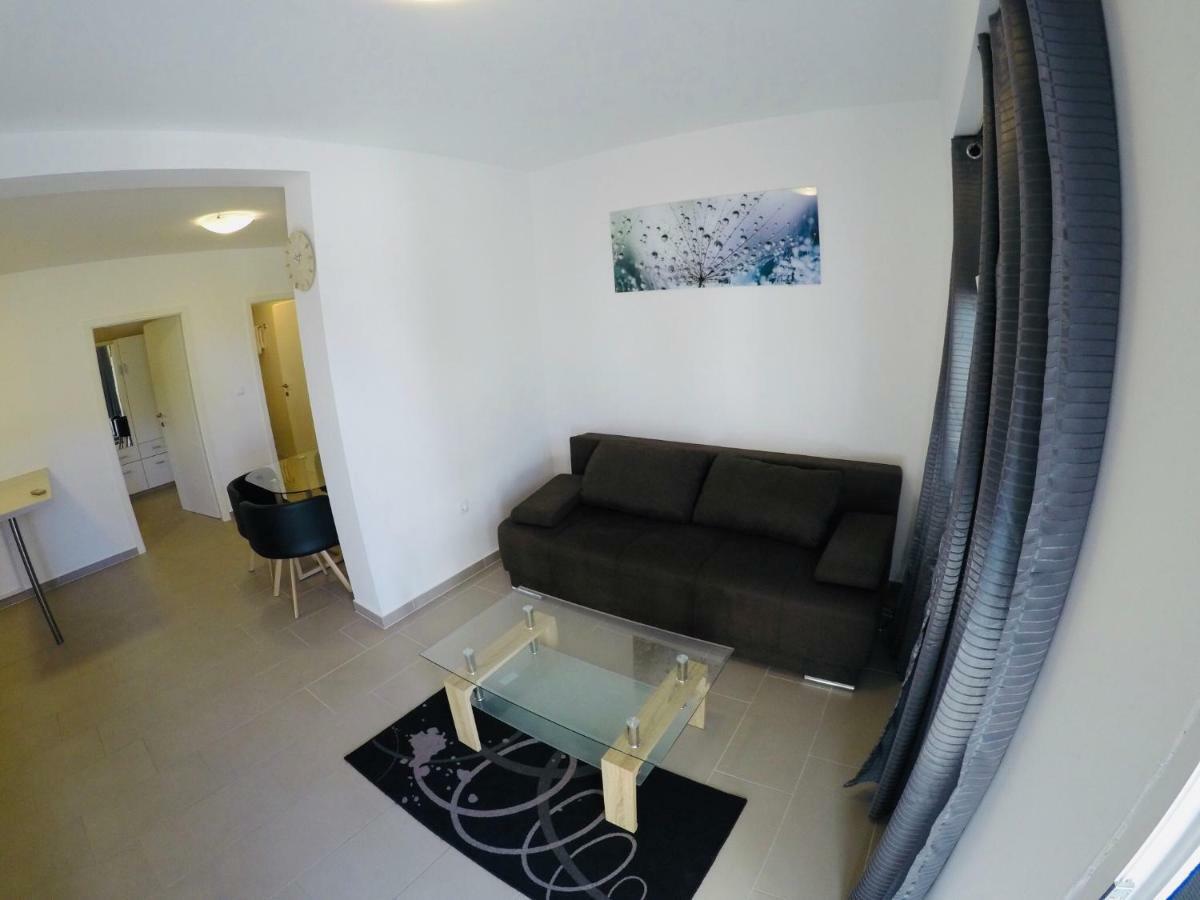 Apartments Lopac Ядраново Экстерьер фото
