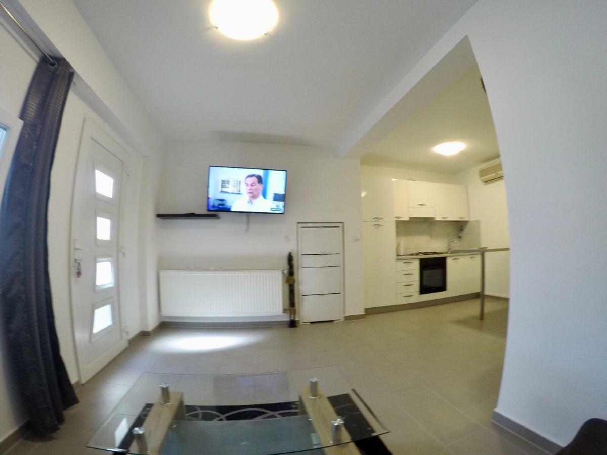 Apartments Lopac Ядраново Экстерьер фото