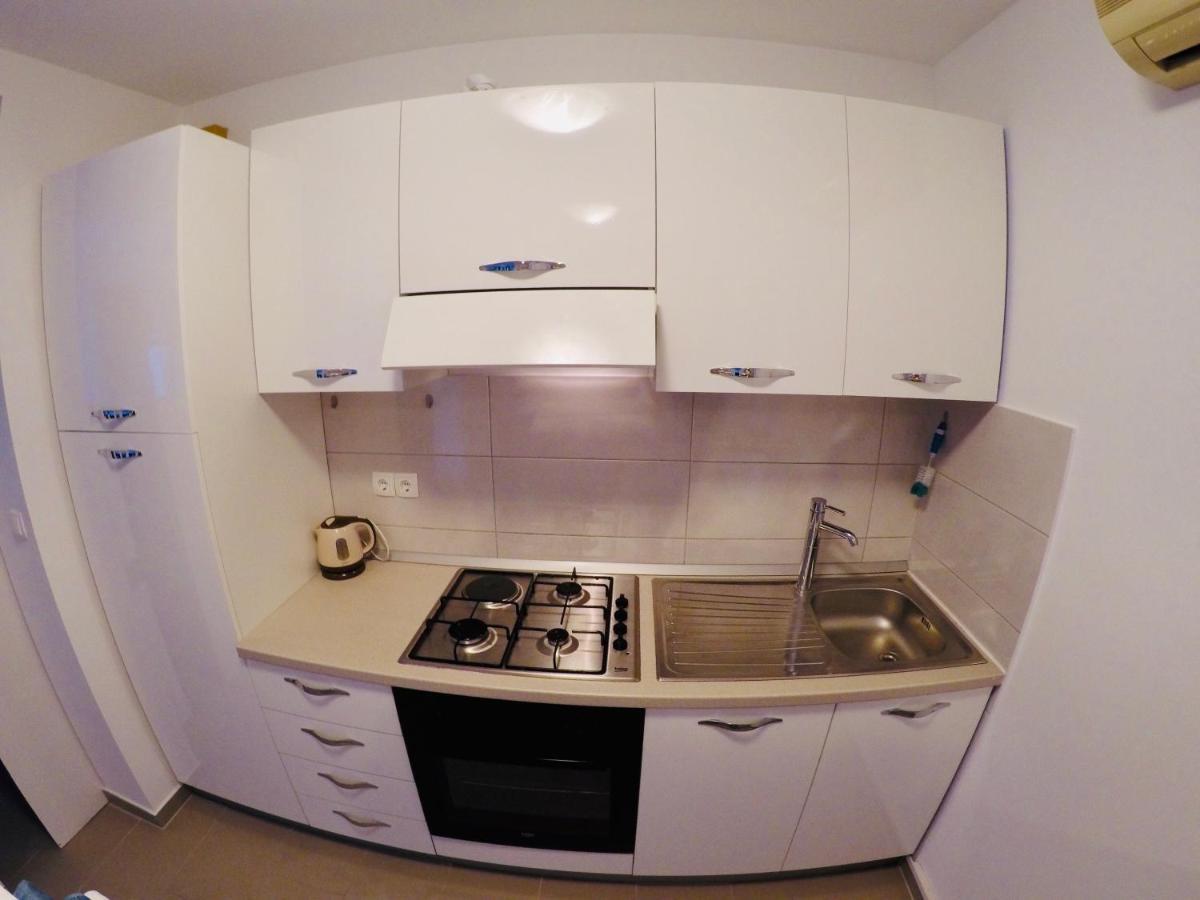 Apartments Lopac Ядраново Экстерьер фото