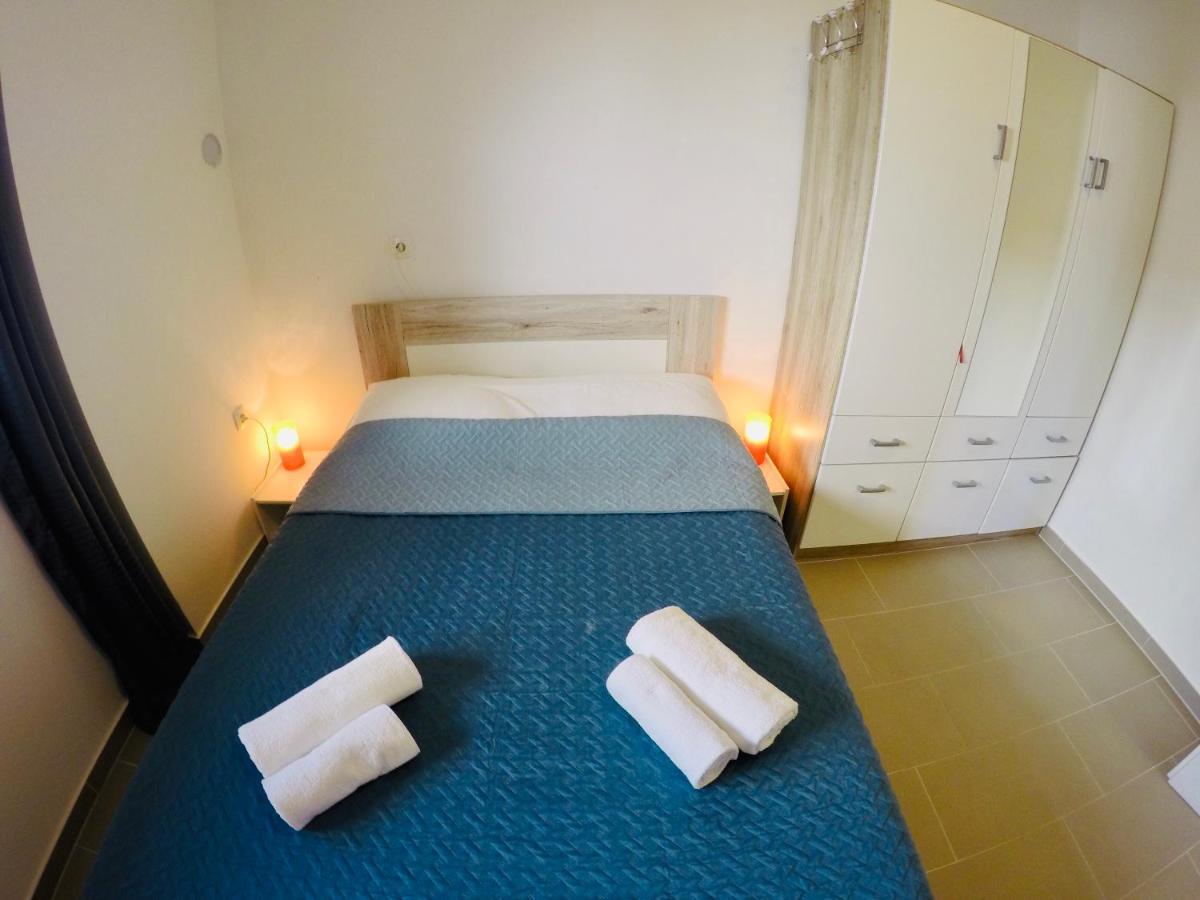 Apartments Lopac Ядраново Экстерьер фото